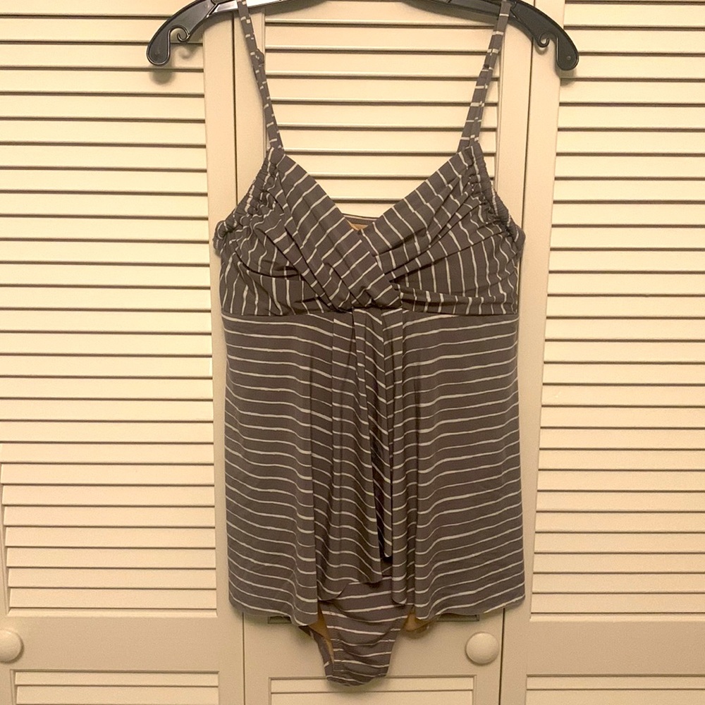 Size 8 Garnet Hill Ruched Overlay swimsuit in like new condition, soft bra
